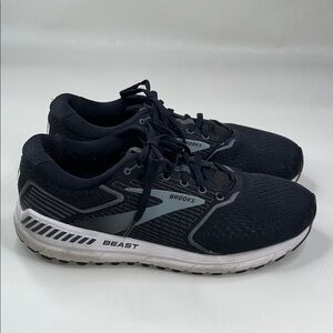 Brooks Beast 20 Men's Navy and Gray Athletic Shoes size 10 wide 2E